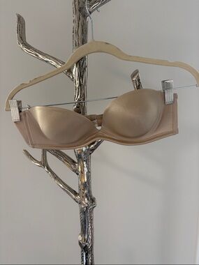 Wonderbra Strapless Bandeau Bra in Nude Beige